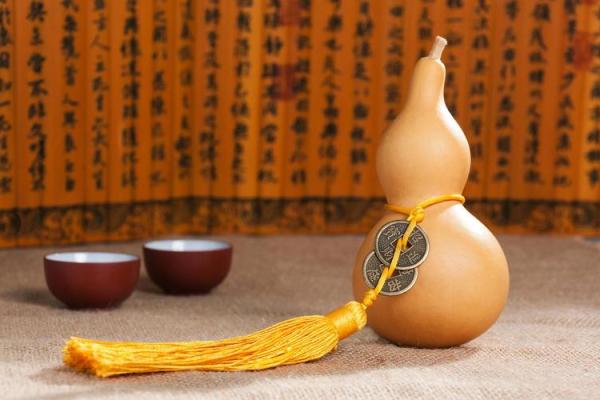 家里挂一个家居风水葫芦 保平安 还能招来财运