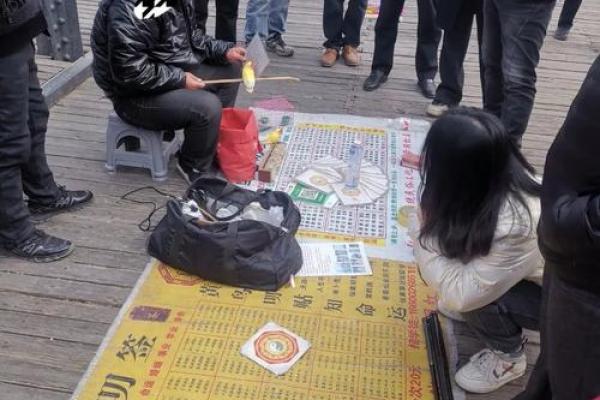 汕头一景区有多个算命摊？工作人员：他们按书来说，不准也没办法