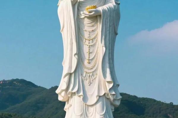 遇到观音菩萨，不要无视她的存在，有缘人留下“相助”，诸事顺遂