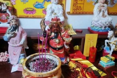 拉萨哪些寺庙可以算命看病