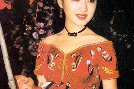 杨钰莹八字